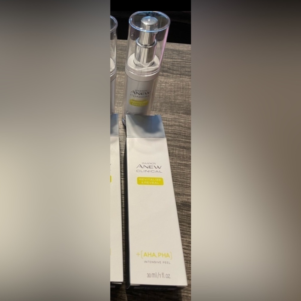 👩🏻🦱 INTENSIVE PEEL Avon Isa Knox Clinical Revitalize & Reveal Discontinued NIB - Picture 4 of 5